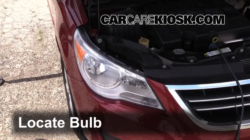 2009 Volkswagen Routan SEL 4.0L V6 Lights Headlight (replace bulb)